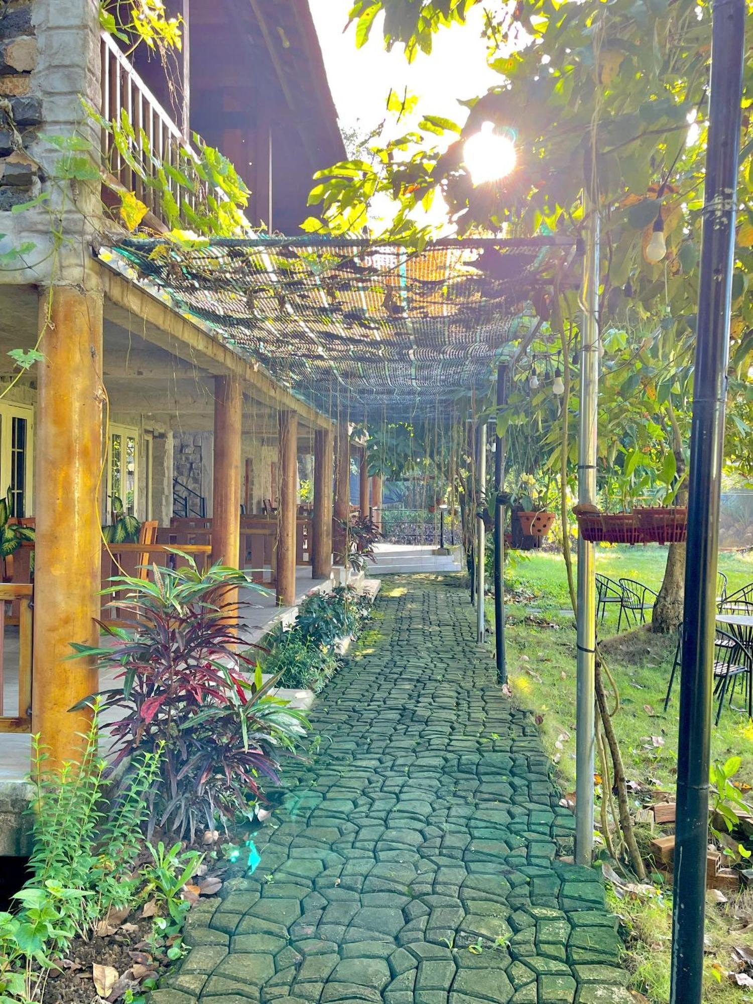 Lava Rock Viet Nam Lodge Anhfly Resort Nam Кат Тиен Екстериор снимка